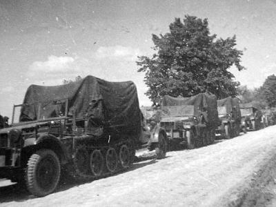1to Zugkraftwagen SdKfz 10/4 mit 2cm Flak France 1940