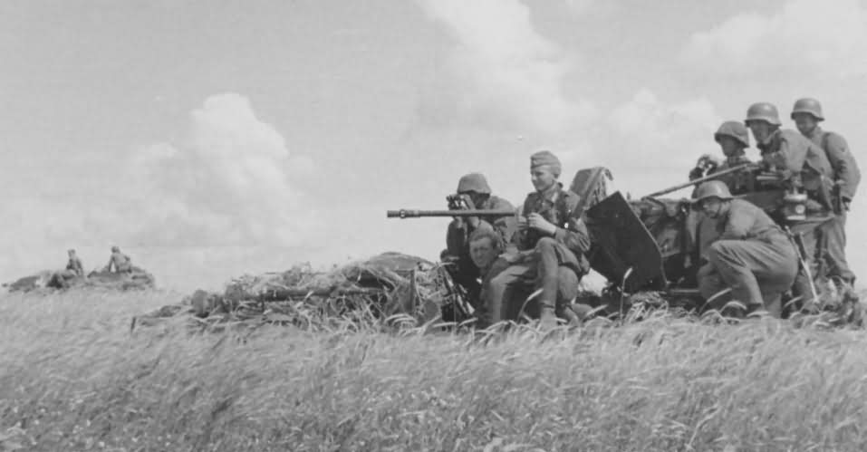 2 cm flak on SdKfz 10/4