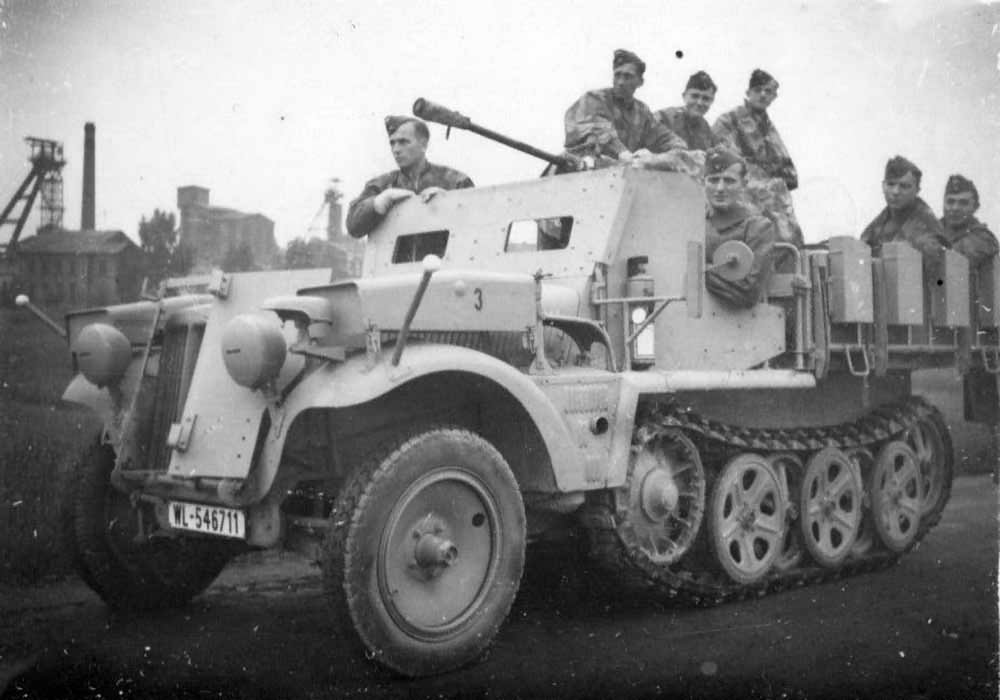 Armored SdKfz 10/5 of the Luftwaffe