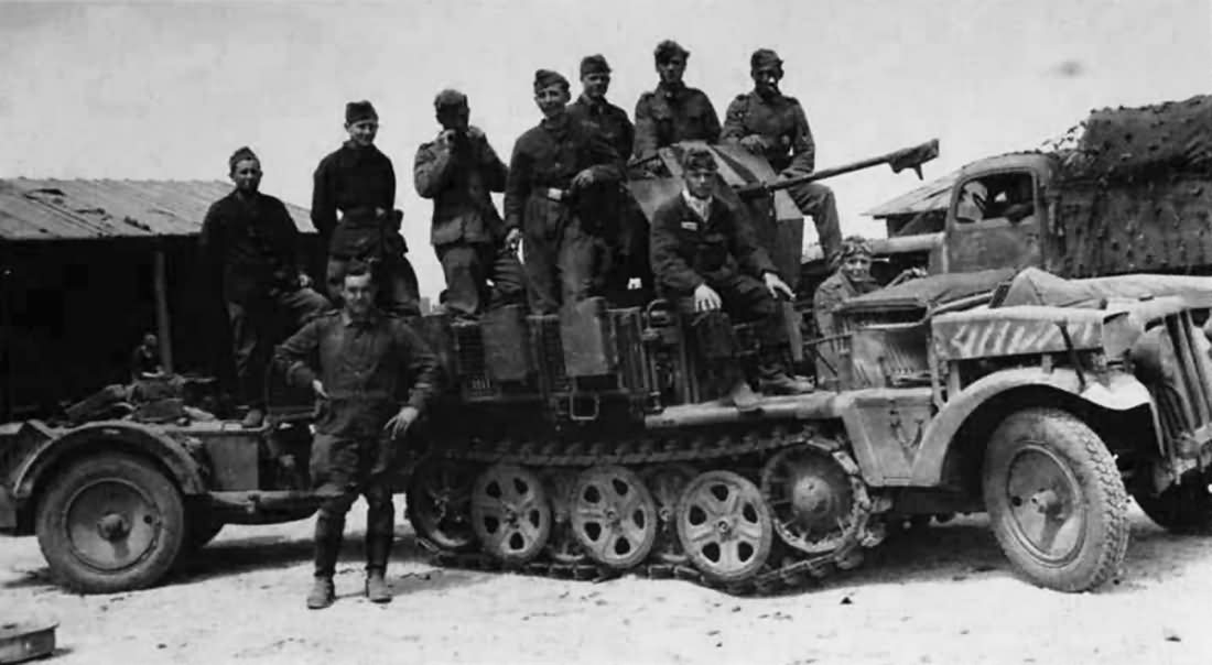 Sd.Kfz.10/4 with trailer