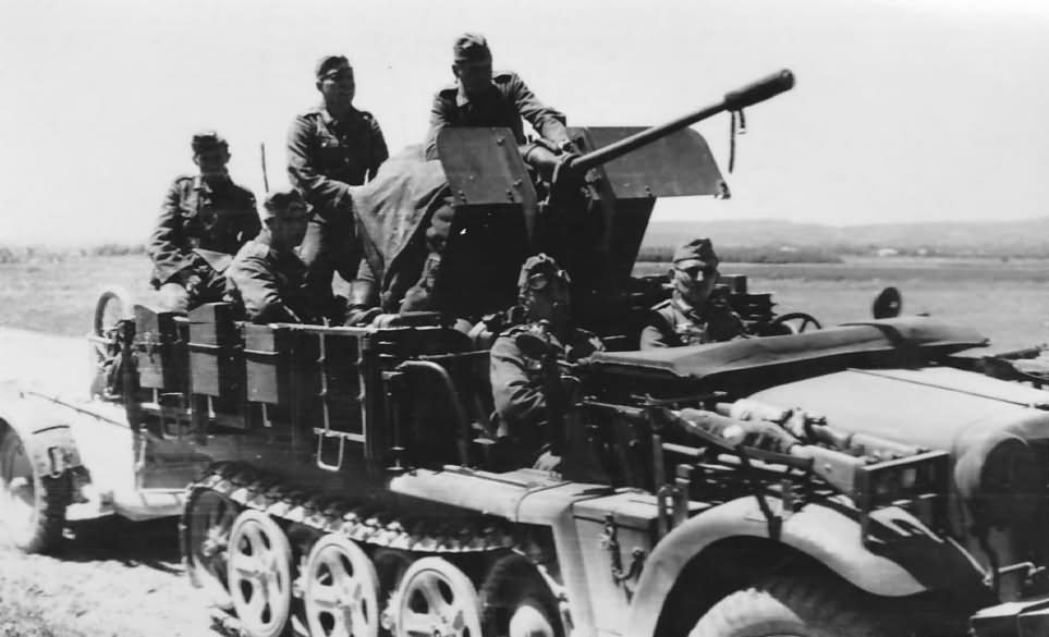 SdKfz 10/4 AA halftrack