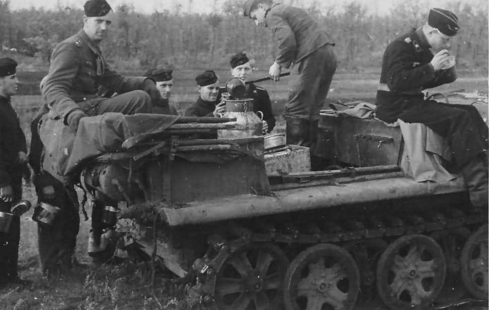 SdKfz 10 Demag D7 halftrack