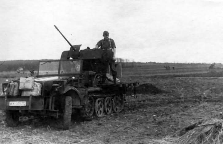 SdKfz 10/4 Wehrmacht halftrack with 20 mm flak