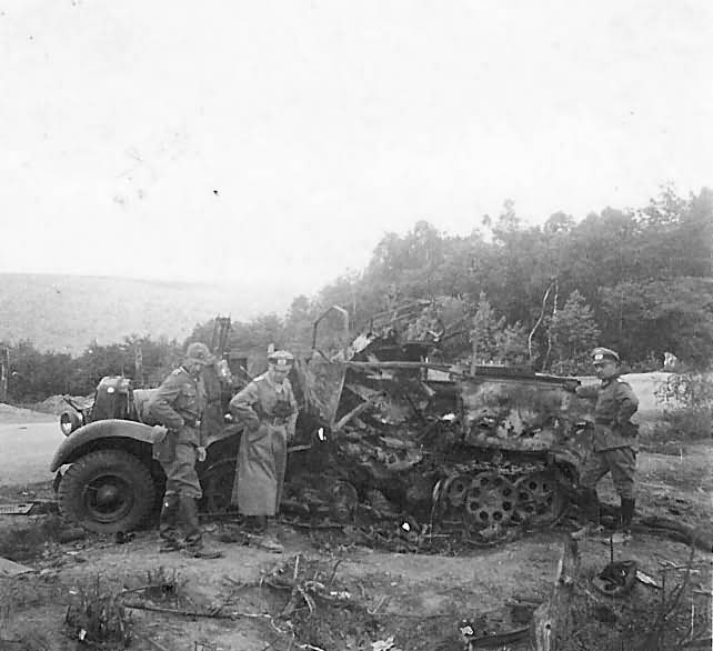 SdKfz 10 destroyed