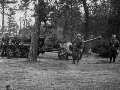 SdKfz 10 towing 5 cm pak 38
