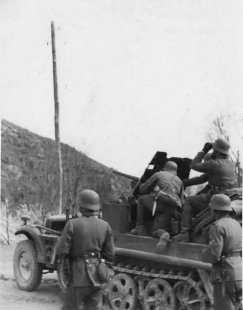 SdKfz 10 with 3,7 cm Pak 36