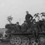 halftrack SdKfz10 and pak gun