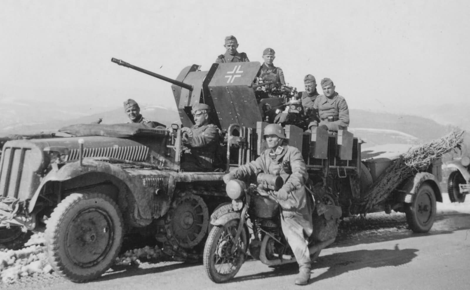 german halftrack SdKfz 10/4 flak model 1