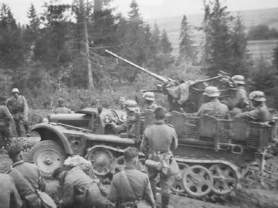 german ww2 half track Sd Kfz 10/4 photo