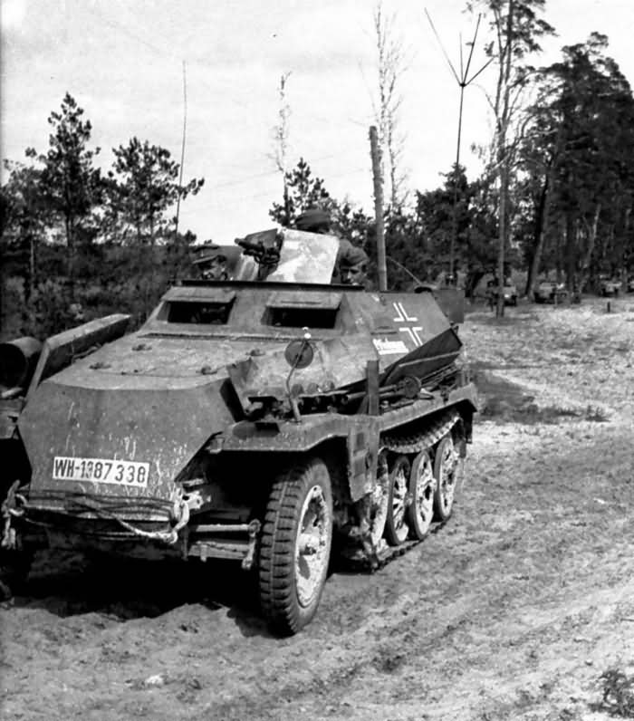 leichter Schützenpanzerwagen SdKfz 250 alt halftrack