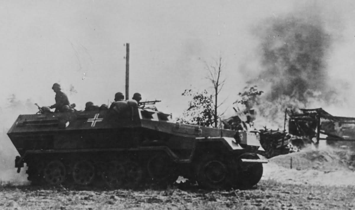 SdKfz 251/1 Ausf A armored personnel carrier