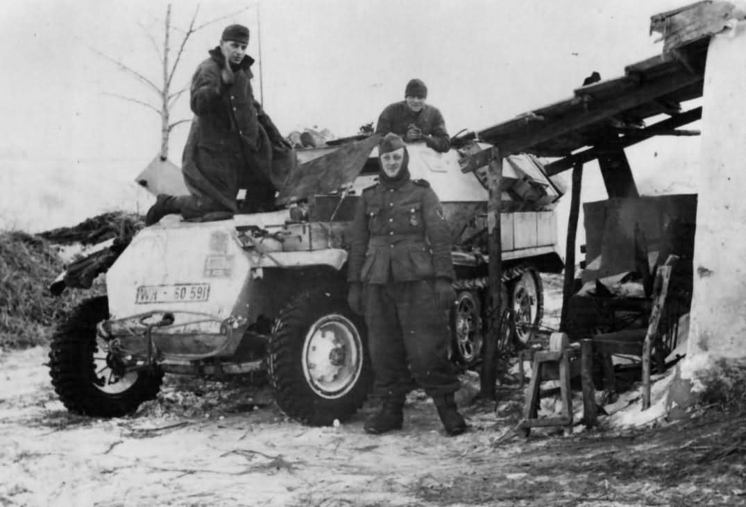 SdKfz 251 Ausf C winter camouflage