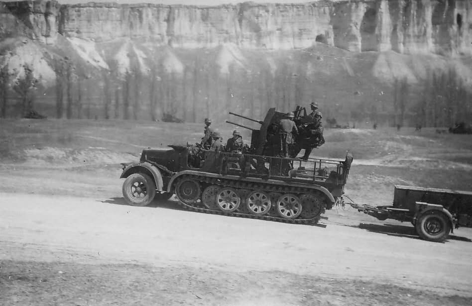 SdKfz 7/1 2cm Flak mit Anhanger Eastern Front Krim