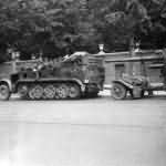 Sd Kfz 7 towing 88 mm flak gun