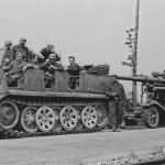 sdkfz 7 towing flak 88 mm gun