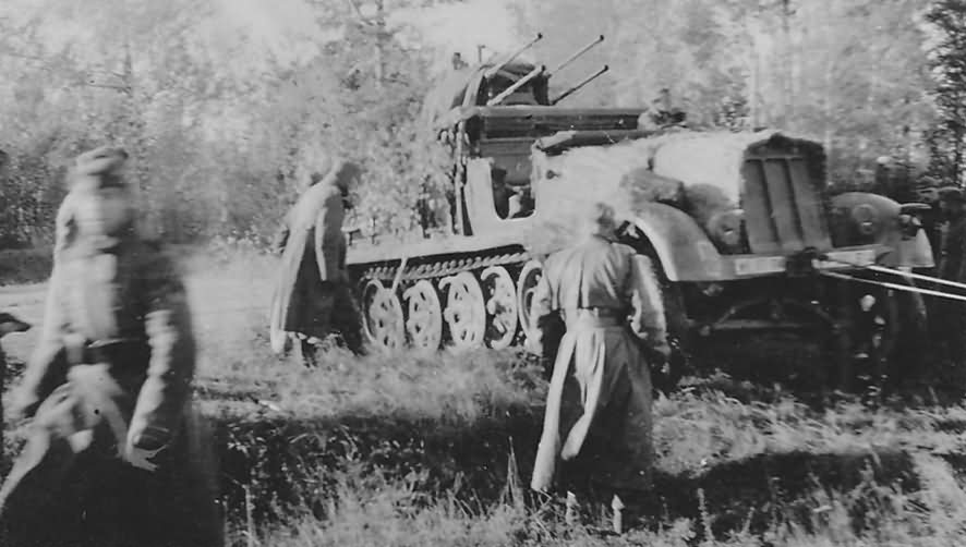 Sd.Kfz. 7/1 with a 2 cm Flakvierling 38 L/65 photo