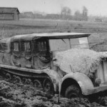 schwerer Zugkraftwagen 12t SdKfz 8 in mud
