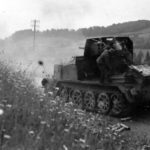 SdKfz 8 gepanzert mit 8,8 cm Flak 18 in action