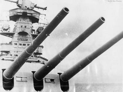 Forward guns of German Pocket Battleship Graf Spee 1937