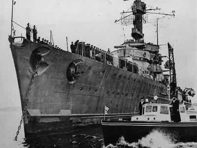 Leipzig’s crew salutes Adm Baillie-Grohman 1945