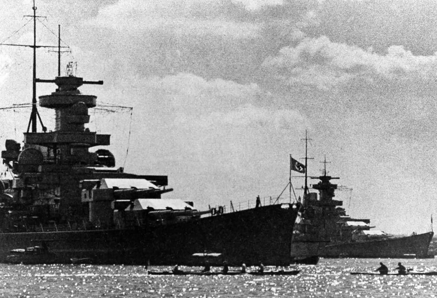Battleships Scharnhorst (left) and Gneisenau