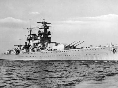 Bow view of heavy cruiser Admiral Scheer 2