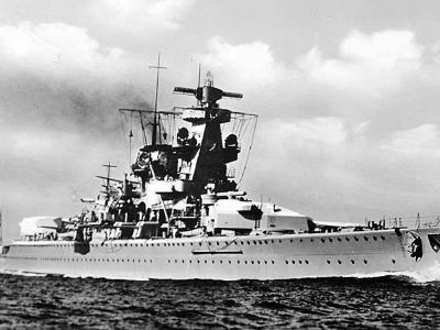 Bow view of heavy cruiser Admiral Scheer