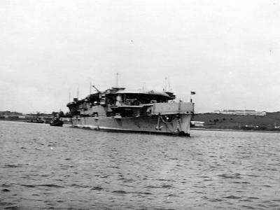 Aircraft carrier Graf Zeppelin – bow view