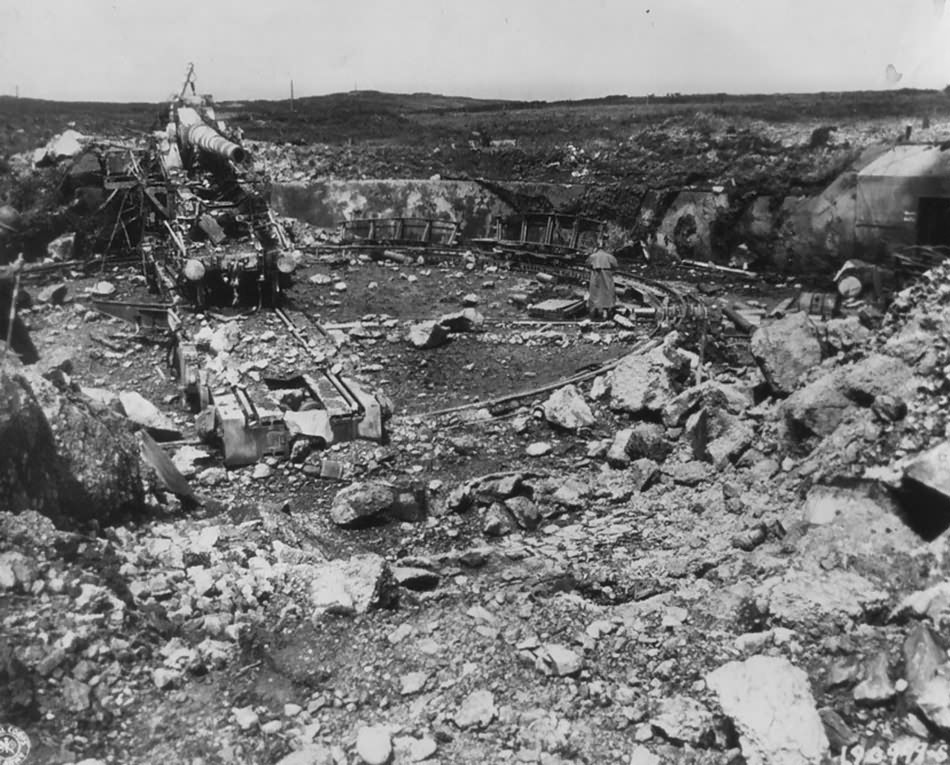 Destroyed 20,3 cm K (E) at Plouharnel Batterie, Le Begot, Bretagne 1944