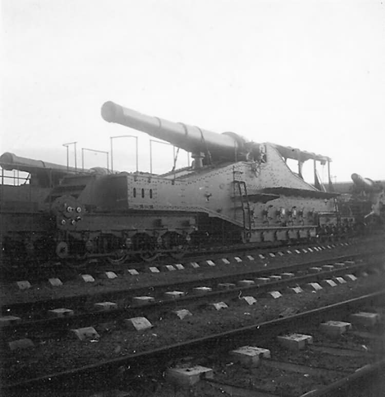 32 cm french railroad gun mle 1870