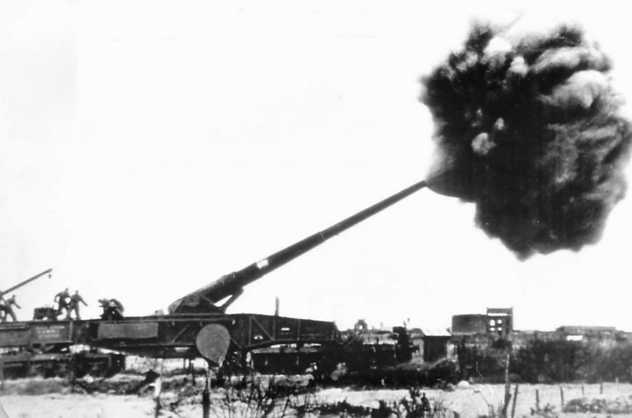 German troops firing railway gun over the English Channel 1940