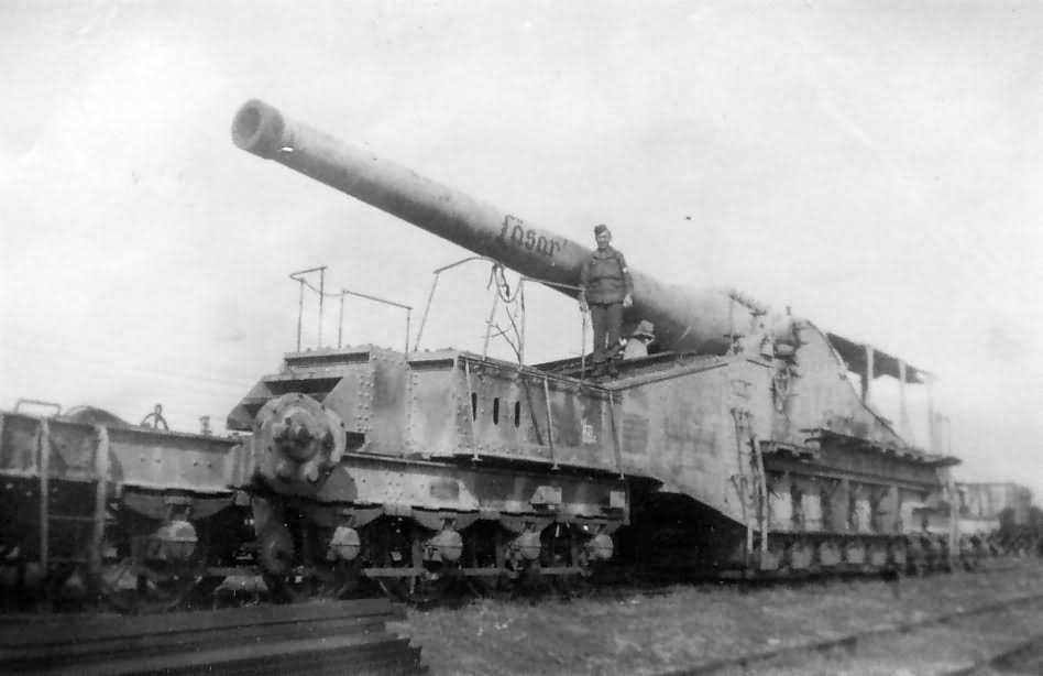 ex French 27,4 cm K(E) 592 (f) railway gun