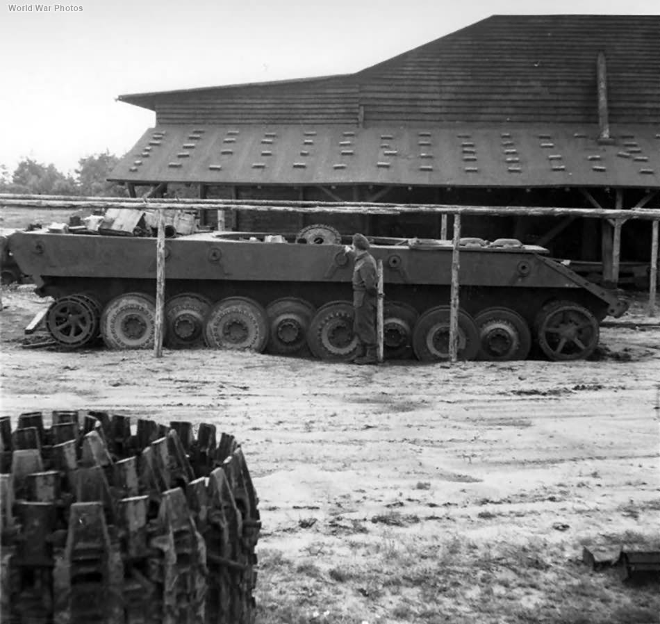 E-100 in Haustenbeck 1945