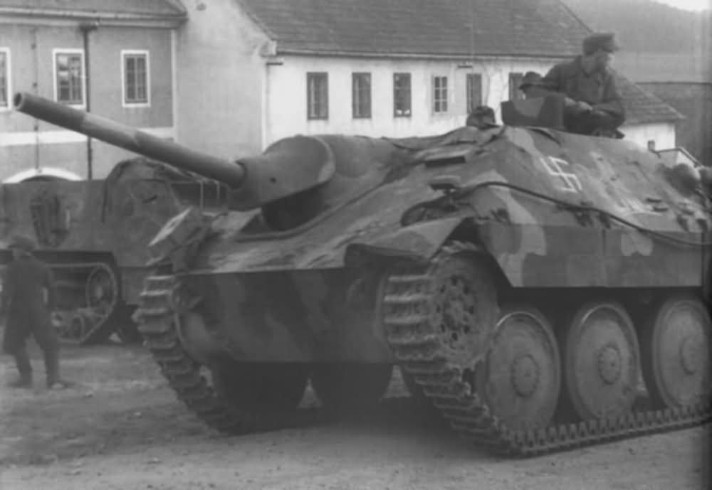 Hetzer tank destroyer SdKfz 138 2