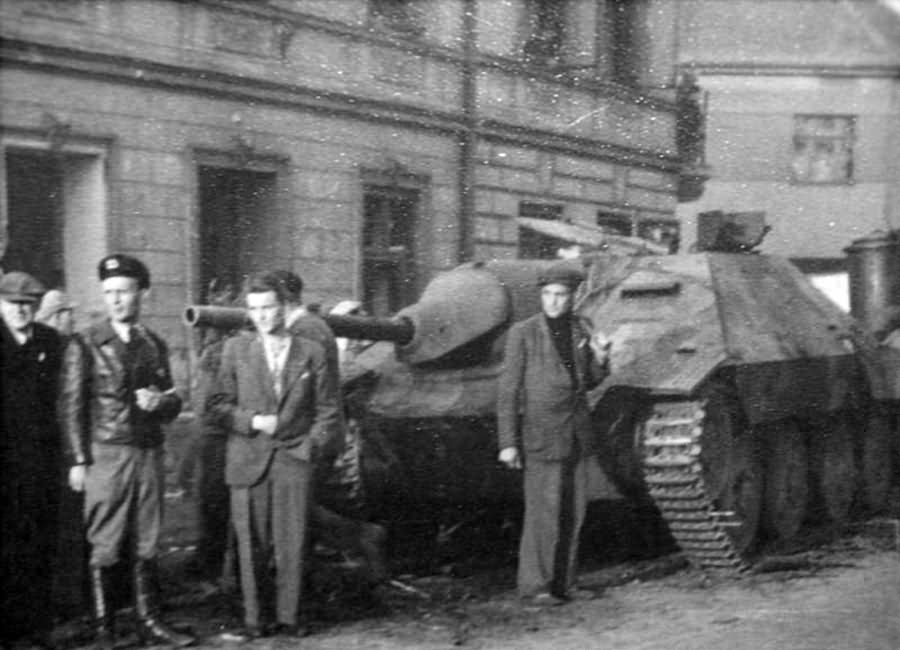 Jagdpanzer 38(t) Hetzer – 1945