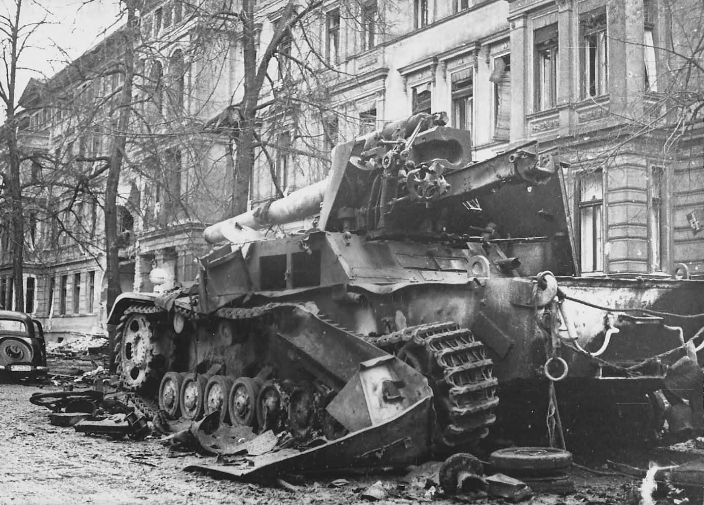 Hummel howitzer in Berlin 1945