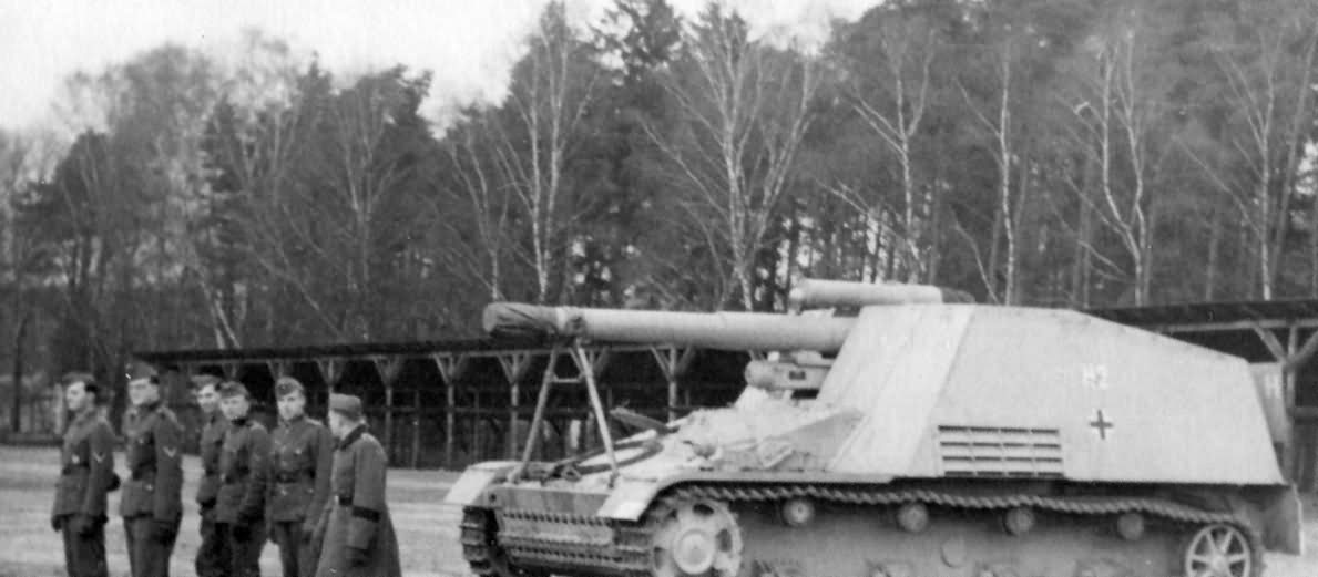 Hummel self propelled 150mm heavy field howitzer