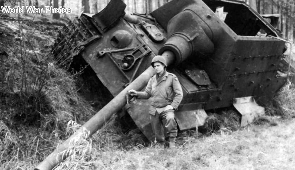 Jagdtiger of Schwere Panzerjäger-Abteilung 512 at Offensen