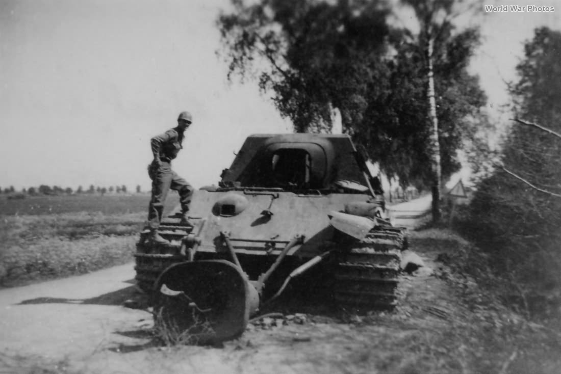 Abandoned Jagdtiger 7