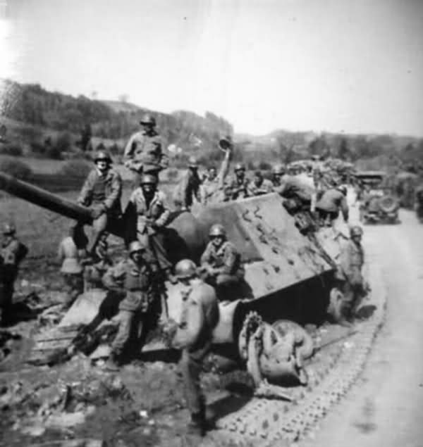 Destroyed Jagdtiger with Porsche suspension