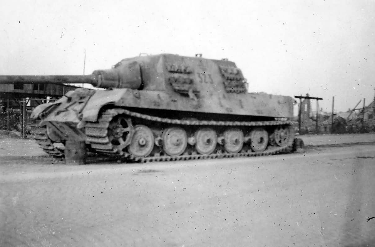 Jagdtiger number 323 of the schwere Panzerjager Abteilung 653