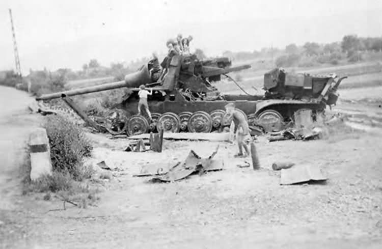 Destroyed Jagdtiger of the schwere Panzerjager Abteilung 653