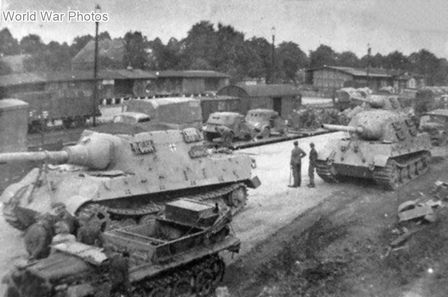 Jagdtigers with the Porsche suspension, Fallingbostel 1944