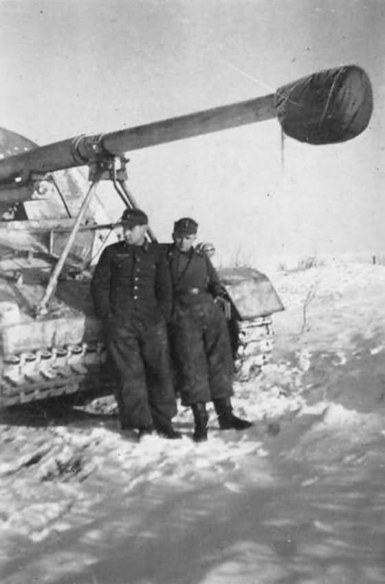 Panzerjager Nashorn Hornisse German tank destroyer winter