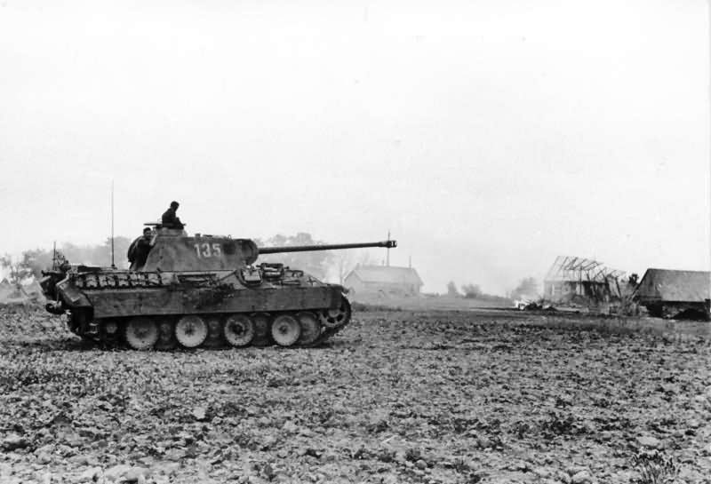 Diroama char allemand  Panther_number_135_Poland_1944