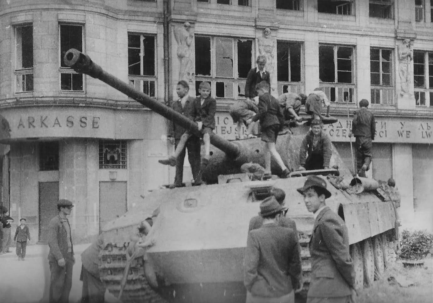 Panther tank Berlin 1945