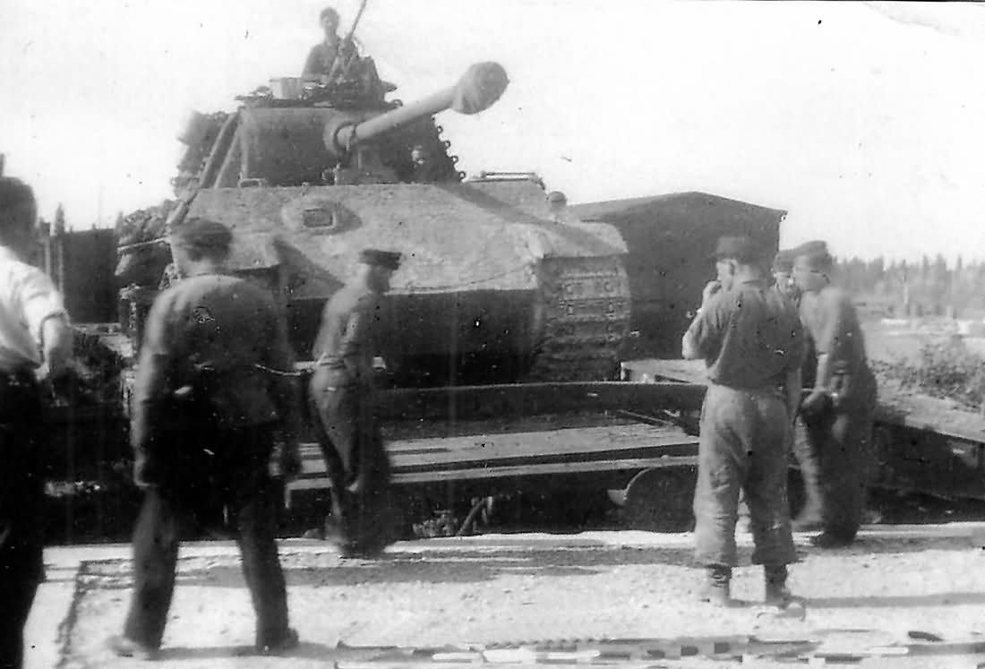 Panther Ausf G transport