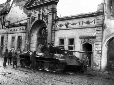 KO’d Panther Ausf A in front of Beethoven Hall in Bonn 1945
