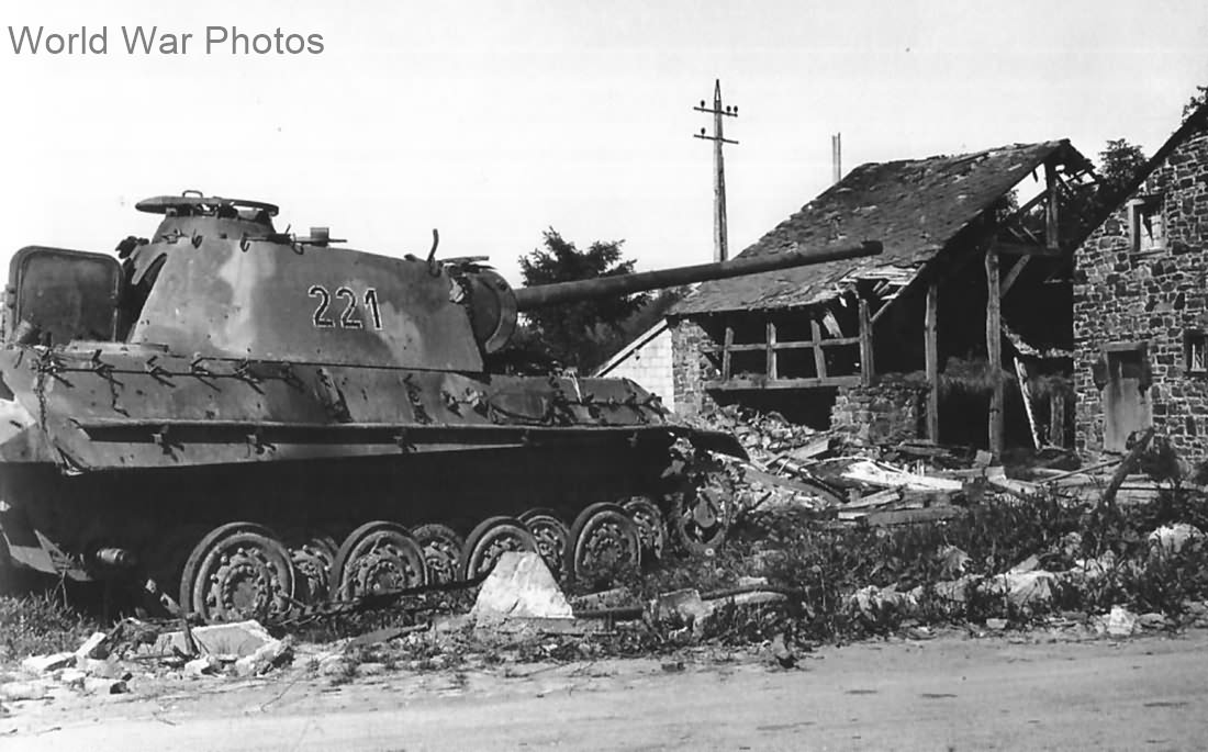 Late Panther Ausf G 221 2