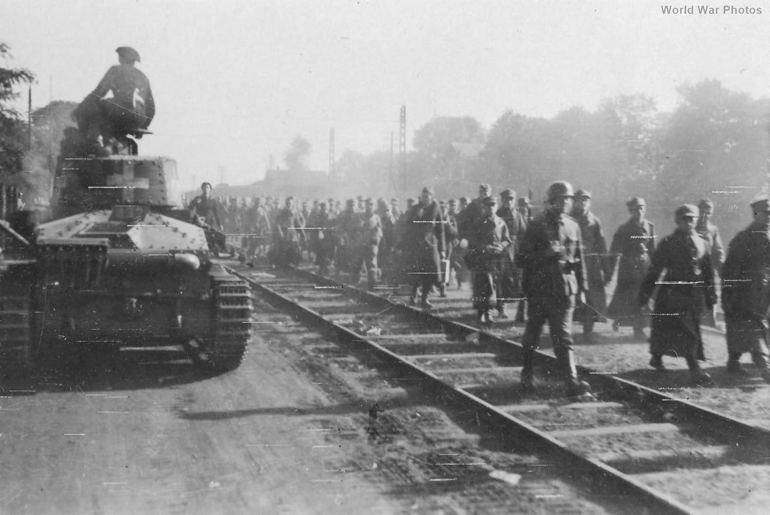 Panzer 35(t) and Polish POWs 1939